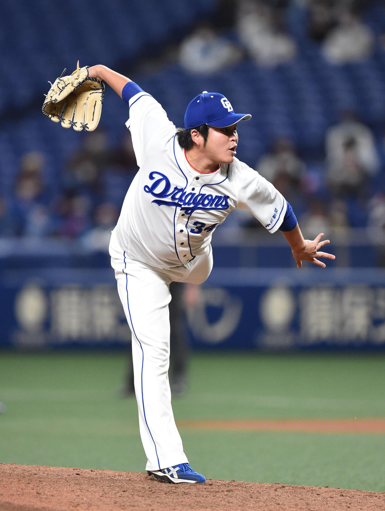 プロ野球中日対DeNA　8回表、中日5番手で登板する福敬登（撮影・森本幸一）