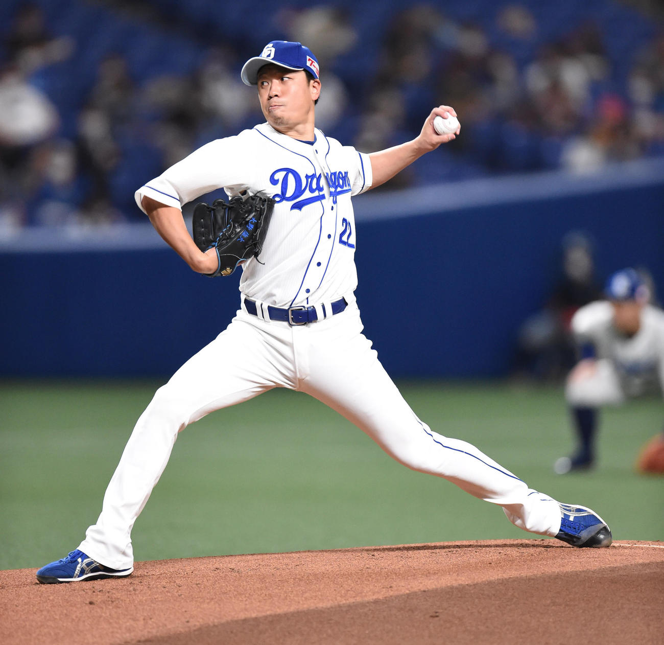 1回表、登板する中日先発の大野雄大（撮影・森本幸一）