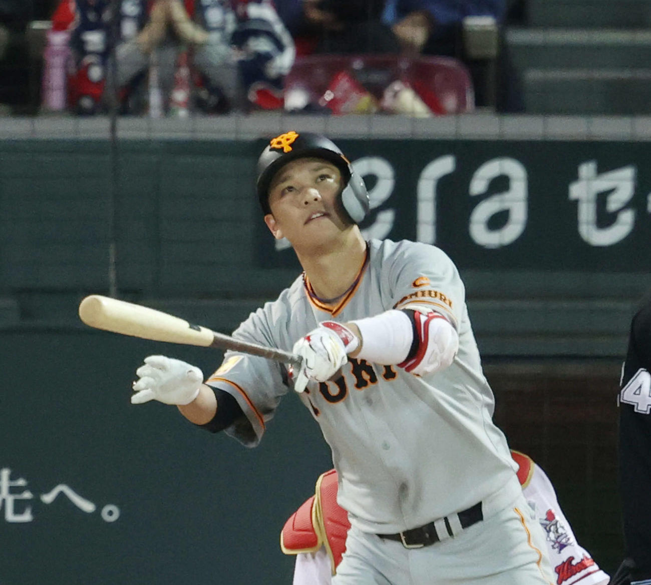 広島対巨人　6回表巨人無死一塁、坂本は同点2点本塁打を放つ（撮影・加藤孝規）