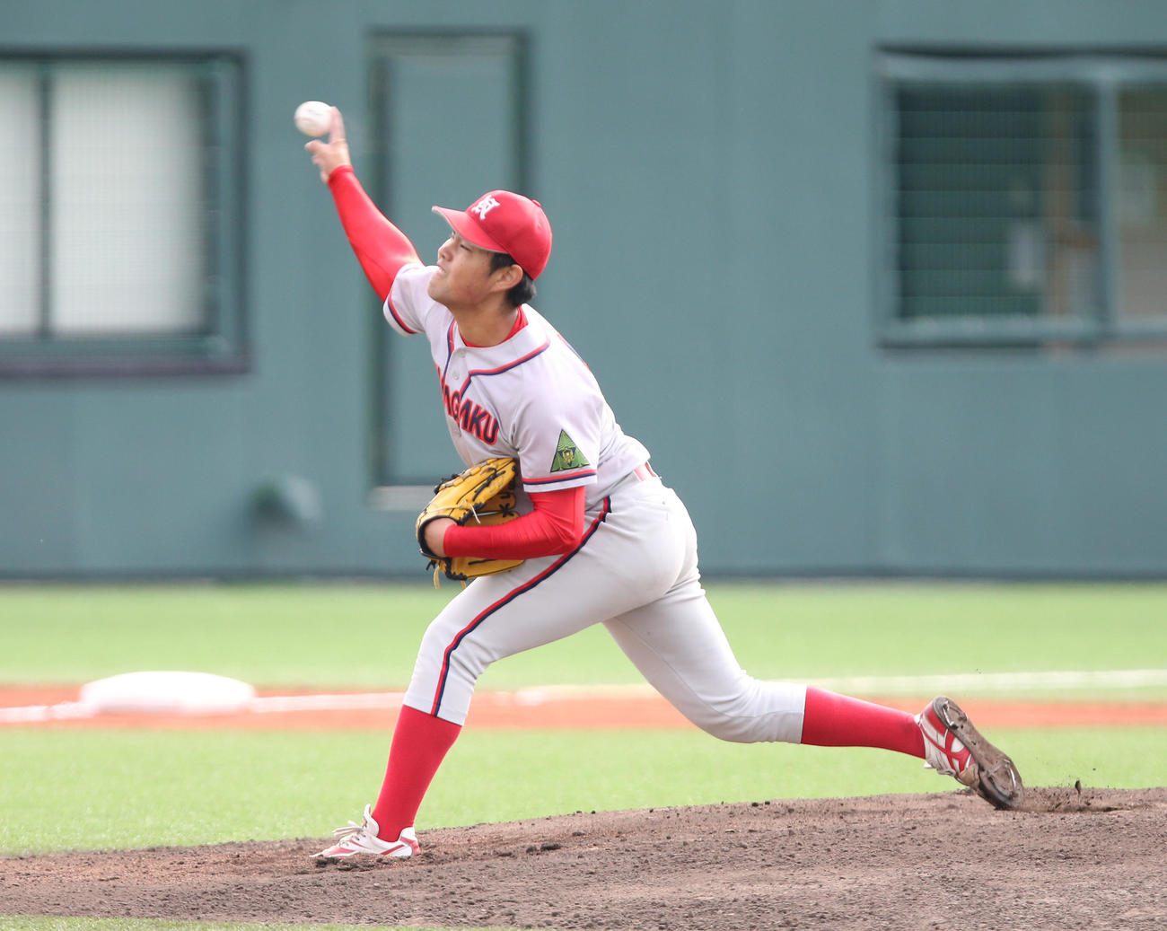 佛教大対奈学大　佛教大戦に先発する奈学大、田中嵐士（撮影・白石智彦）