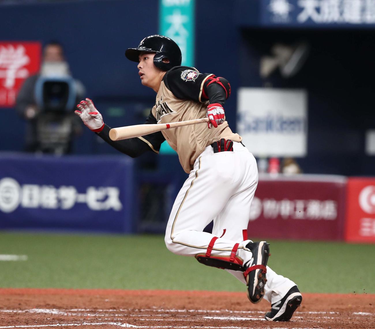 オリックス対日本ハム　5回表日本ハム1死一、三塁、左前適時打を放つ野村（撮影・黒川智章）
