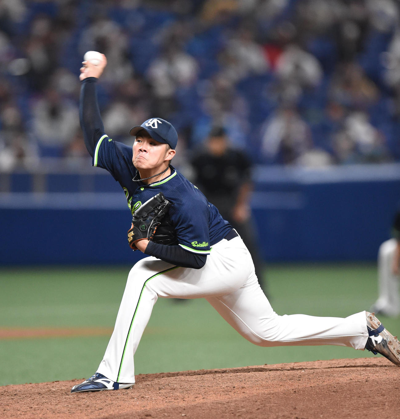 中日対ヤクルト　8回裏中日2死一塁、ヤクルト3番手で登板した清水（撮影・森本幸一）