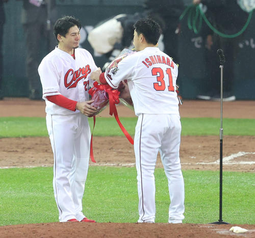 広島石原慶幸が引退式 黒田氏 新井氏も登場 詳細 プロ野球ライブ速報写真ニュース 日刊スポーツ