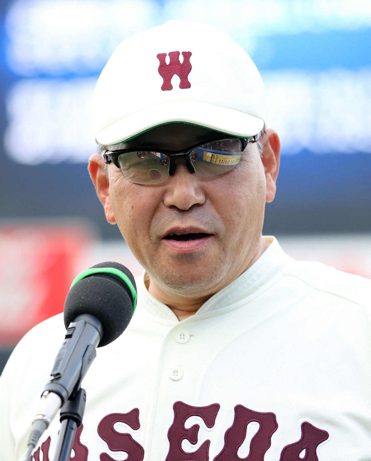 慶大対早大　質問に答える早大・小宮山監督（撮影・鈴木正人）