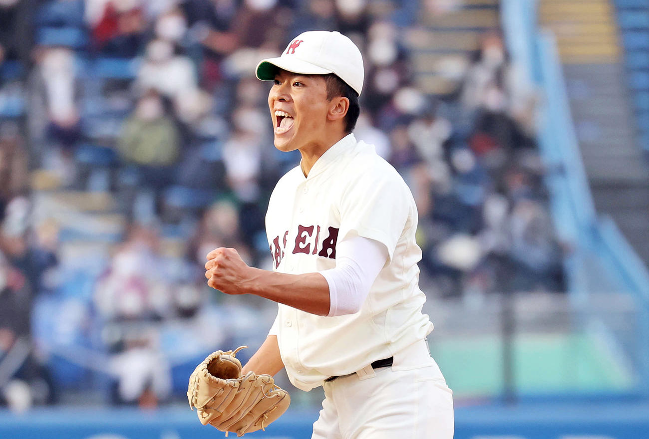 慶大対早大　勝利し雄たけびを上げる早大・早川（撮影・鈴木正人）