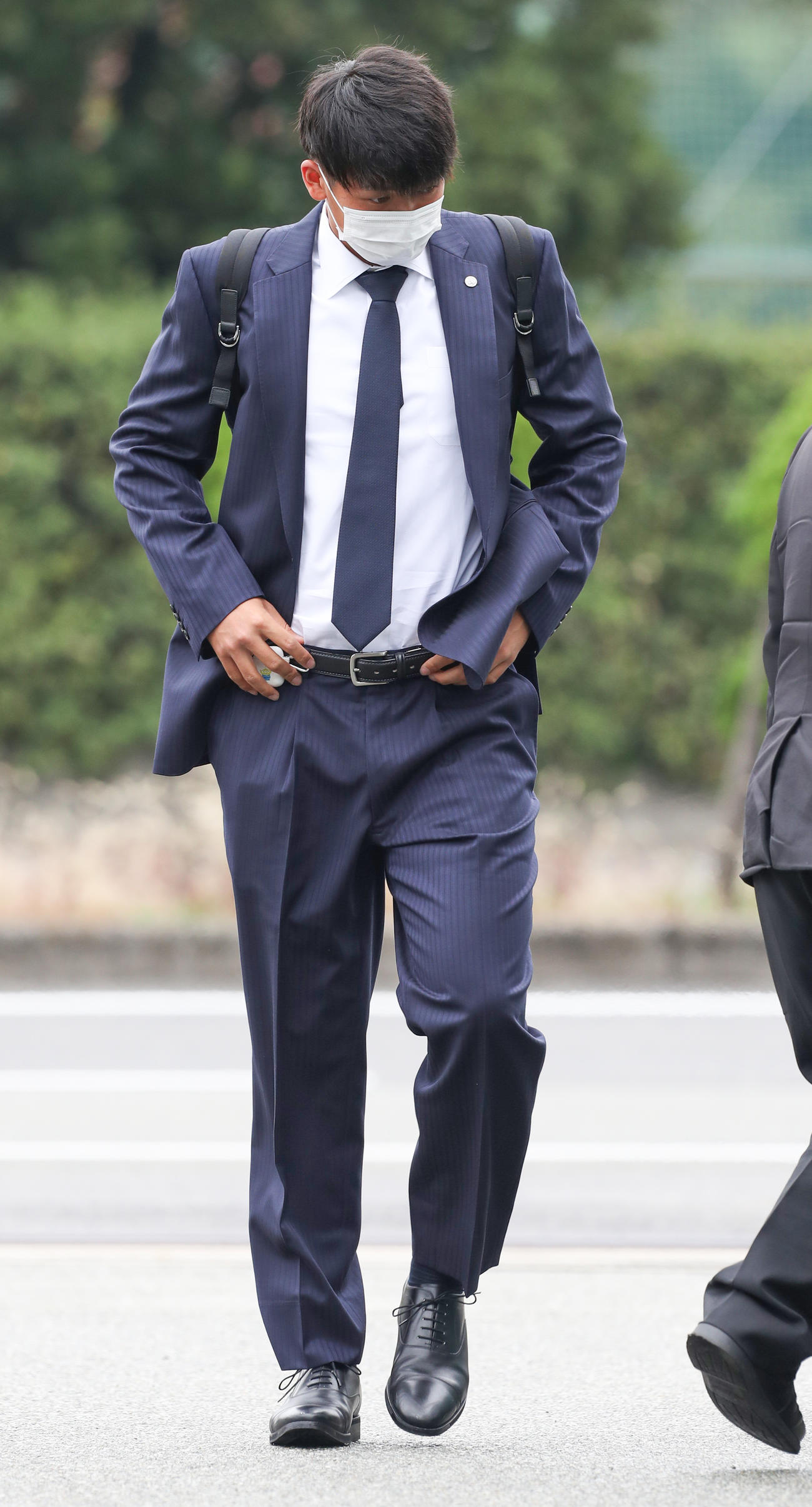 フェニックスリーグに向けて出発する阪神井上（代表撮影）