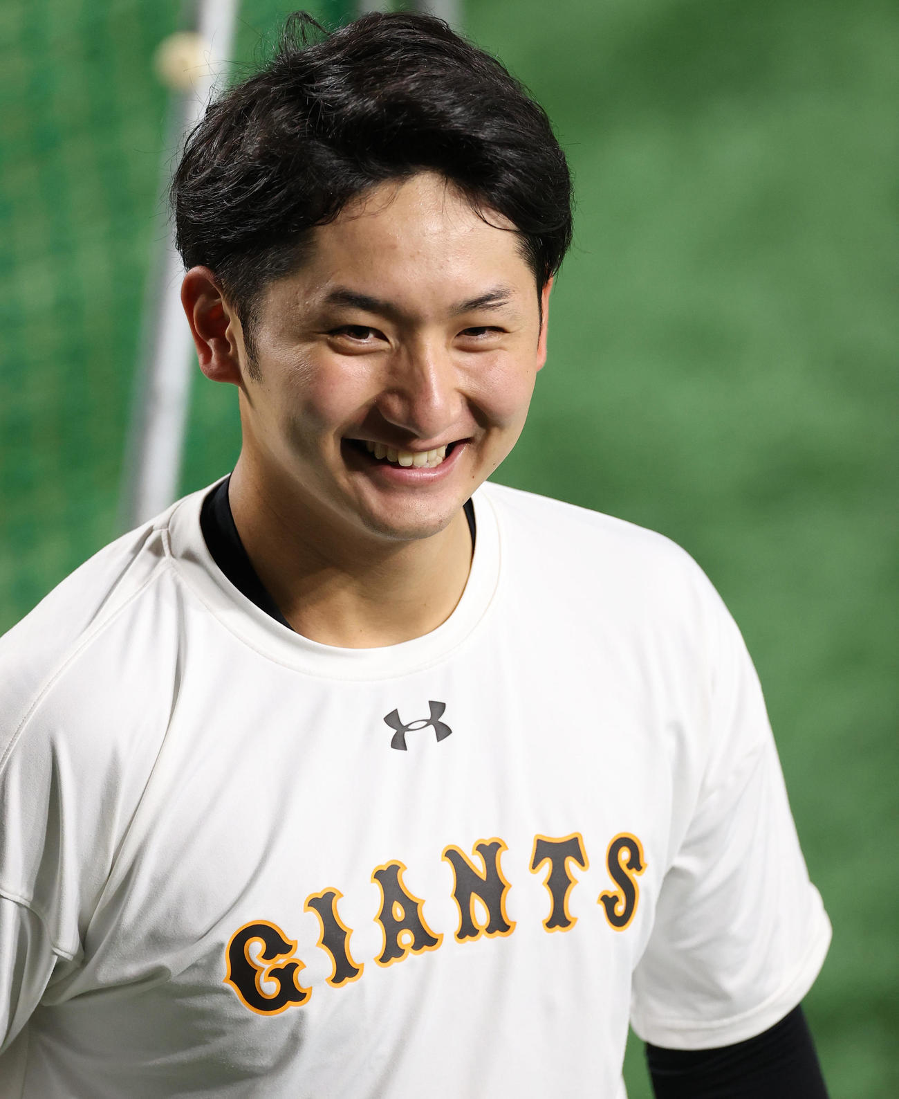 巨人対ヤクルト　試合前、リラックスした表情の巨人横川（撮影・垰建太）
