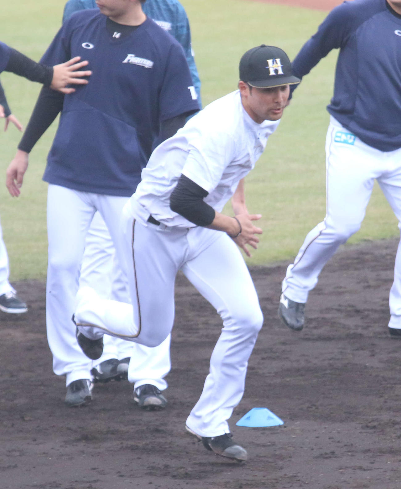 9日ロッテ戦の先発へ向けて最終調整した日本ハム上原（撮影・木下大輔）