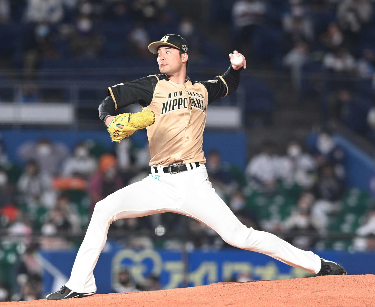 ロッテ対日本ハム　日本ハム先発の上原（撮影・鈴木みどり）