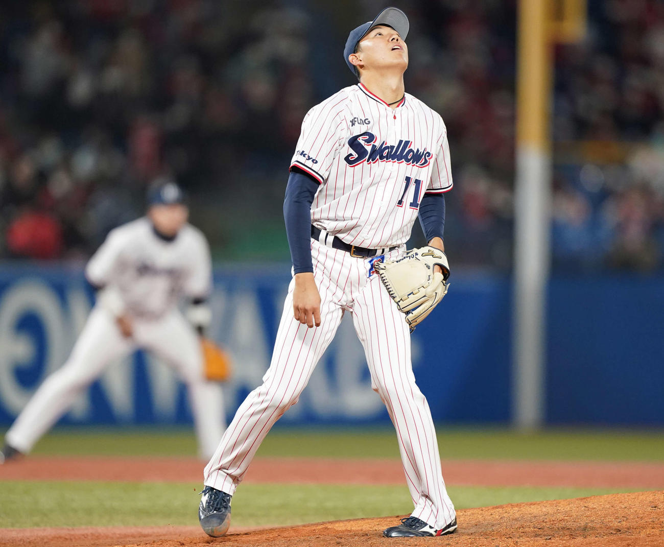ヤクルト対広島　3回表広島無死一塁、松山に右越え2点本塁打を浴びる奥川（撮影・鈴木みどり）