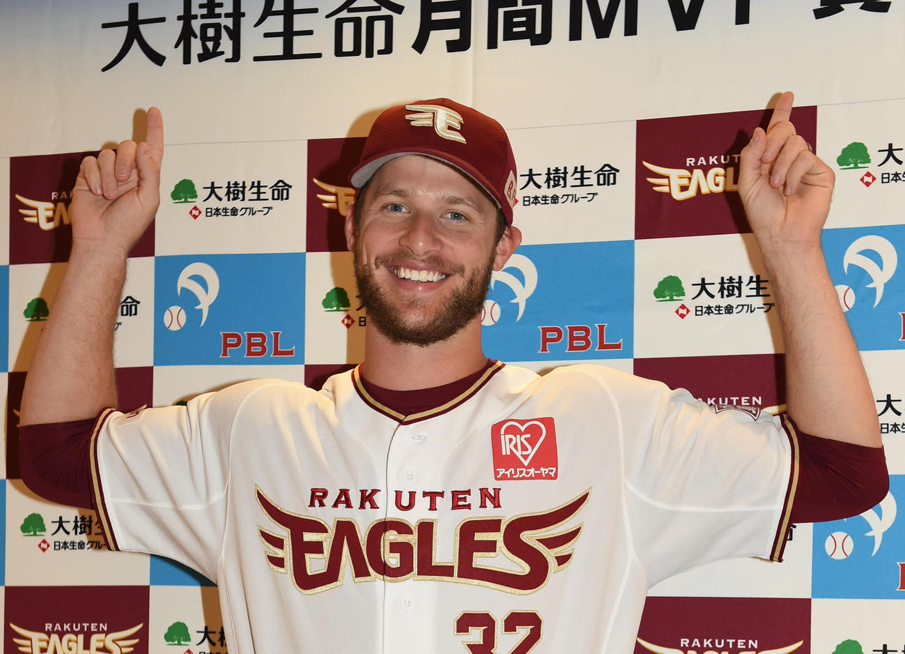 8月の月間MVPに選出され笑顔を見せる楽天ブセニッツ（2019年9月9日撮影）