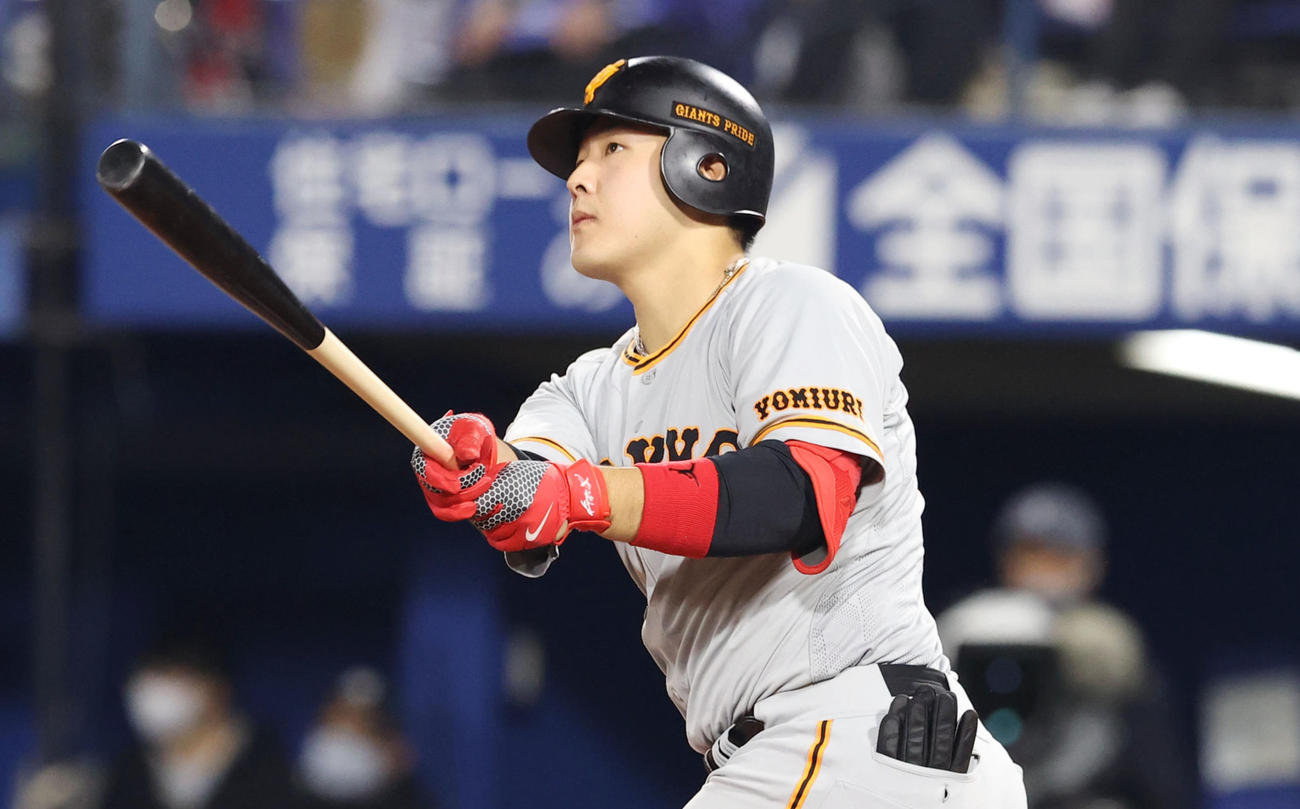 岡本和真（2020年10月28日撮影）