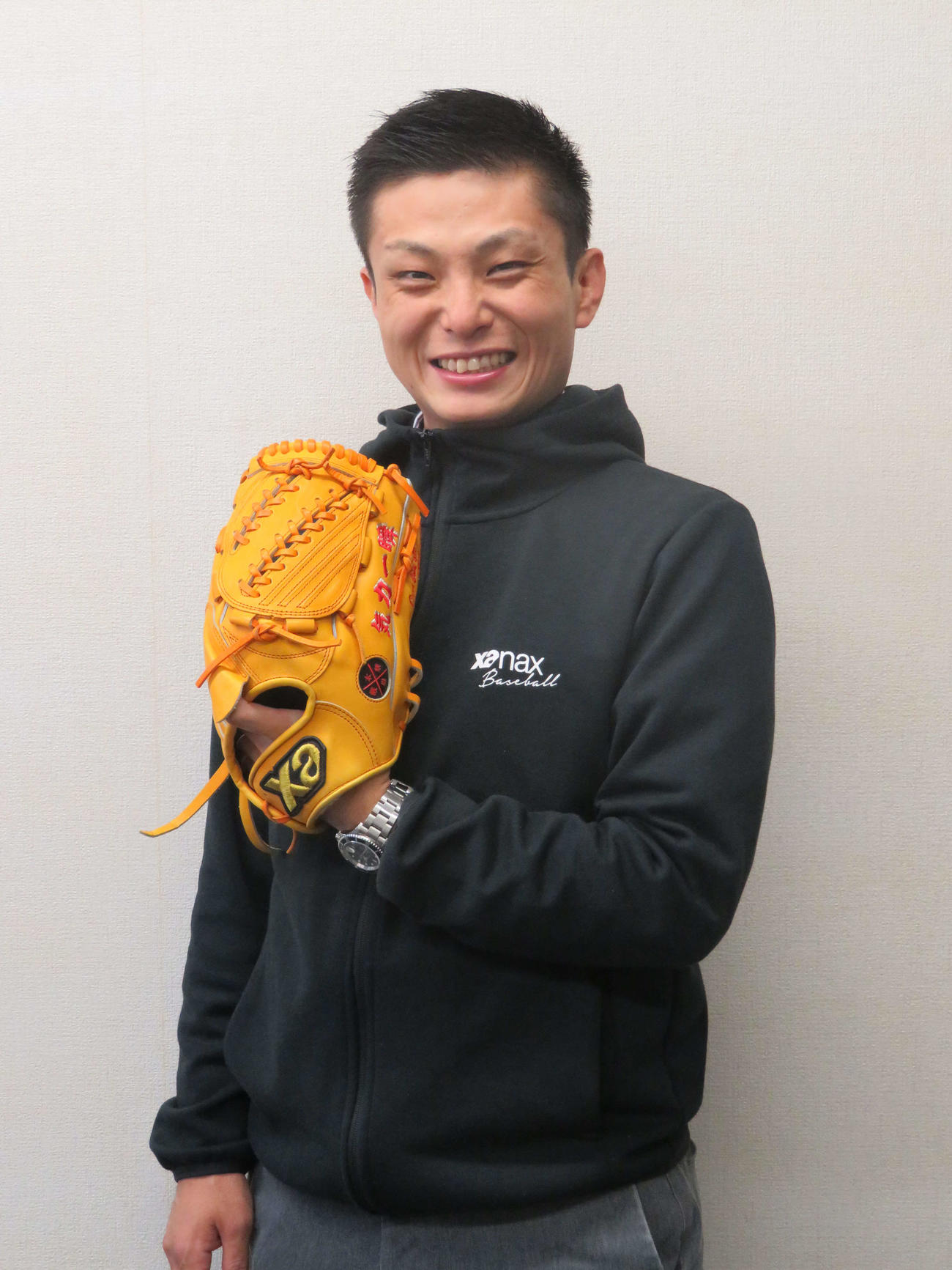 藤川の用具担当を務めた株式会社ザナックス・ベースボール事業部の丸井悠平氏（撮影・磯綾乃）
