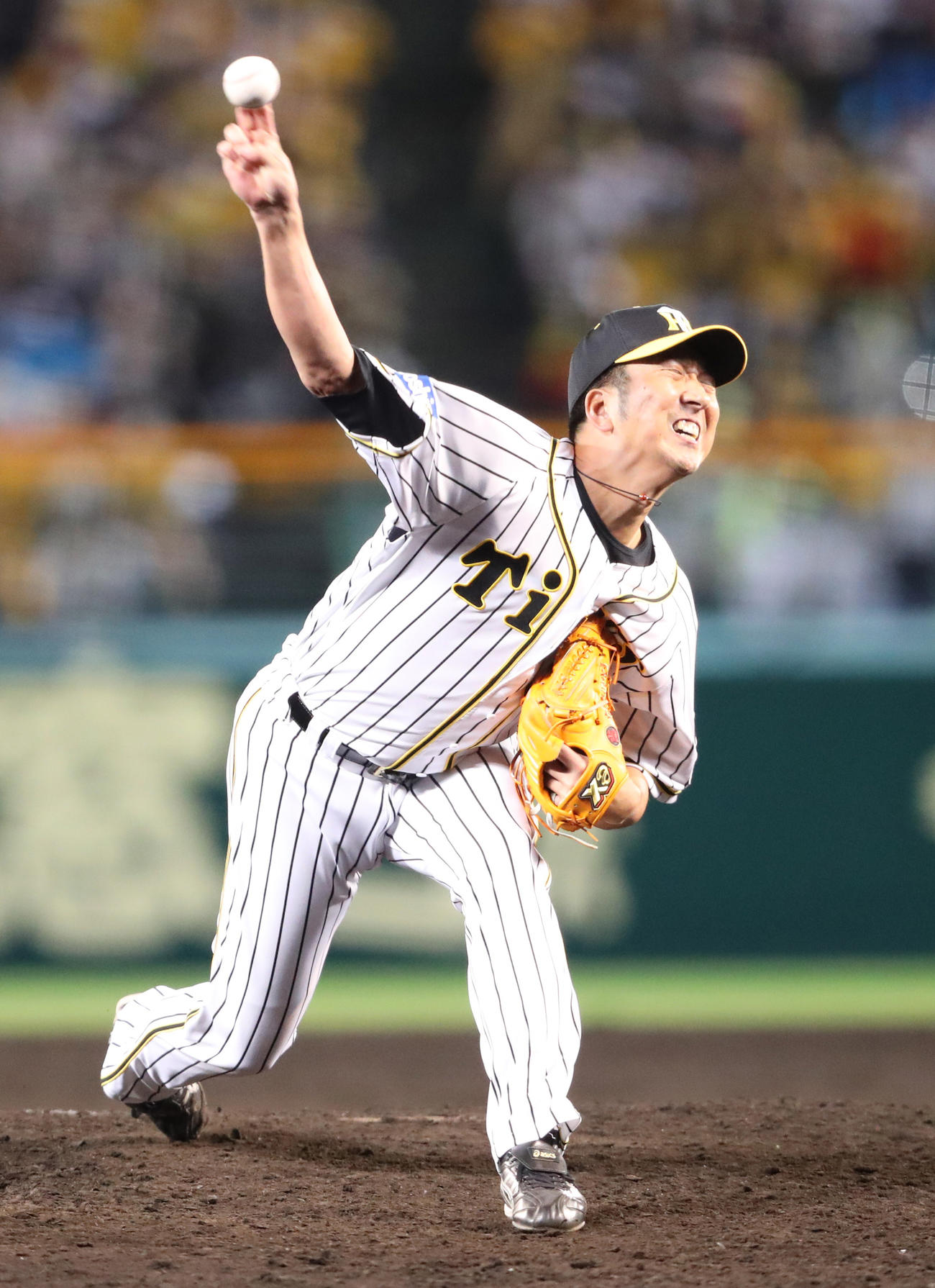阪神対巨人　引退試合で9回に登板する藤川（代表撮影）