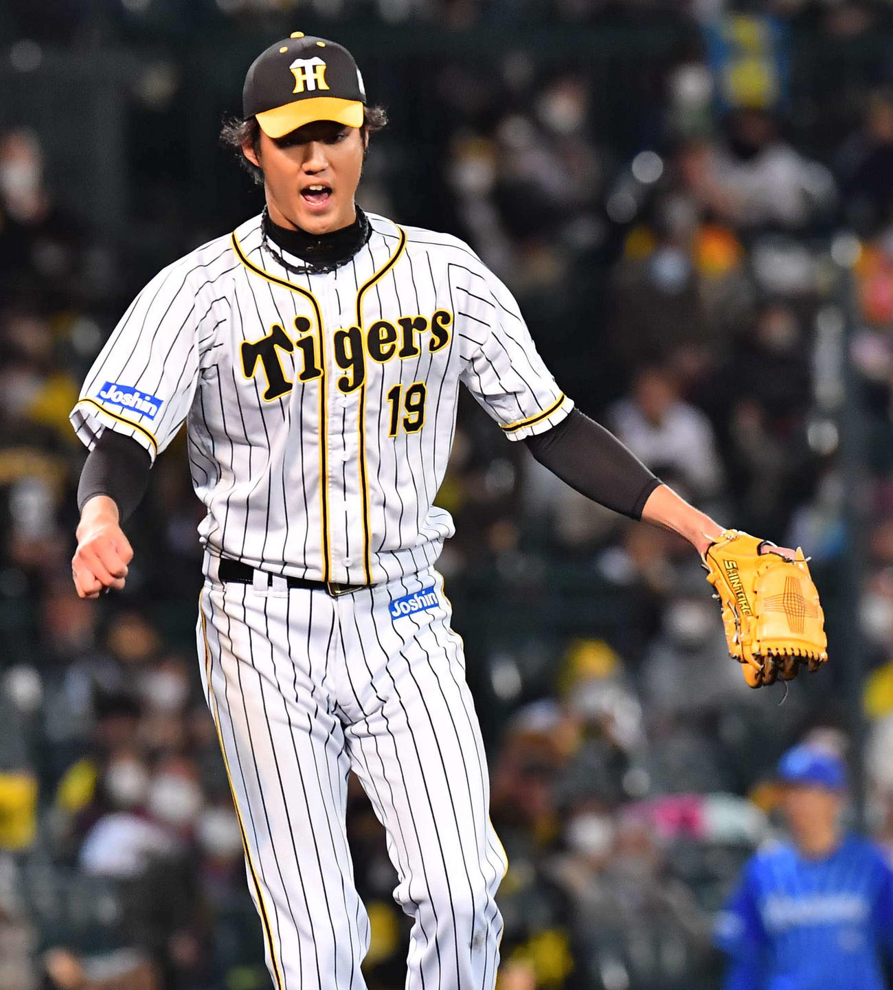 阪神対DeNA　5回表DeNA2死一、三塁、宮本秀明から三振を奪い雄たけびをあげる藤浪晋太郎（撮影・上田博志）