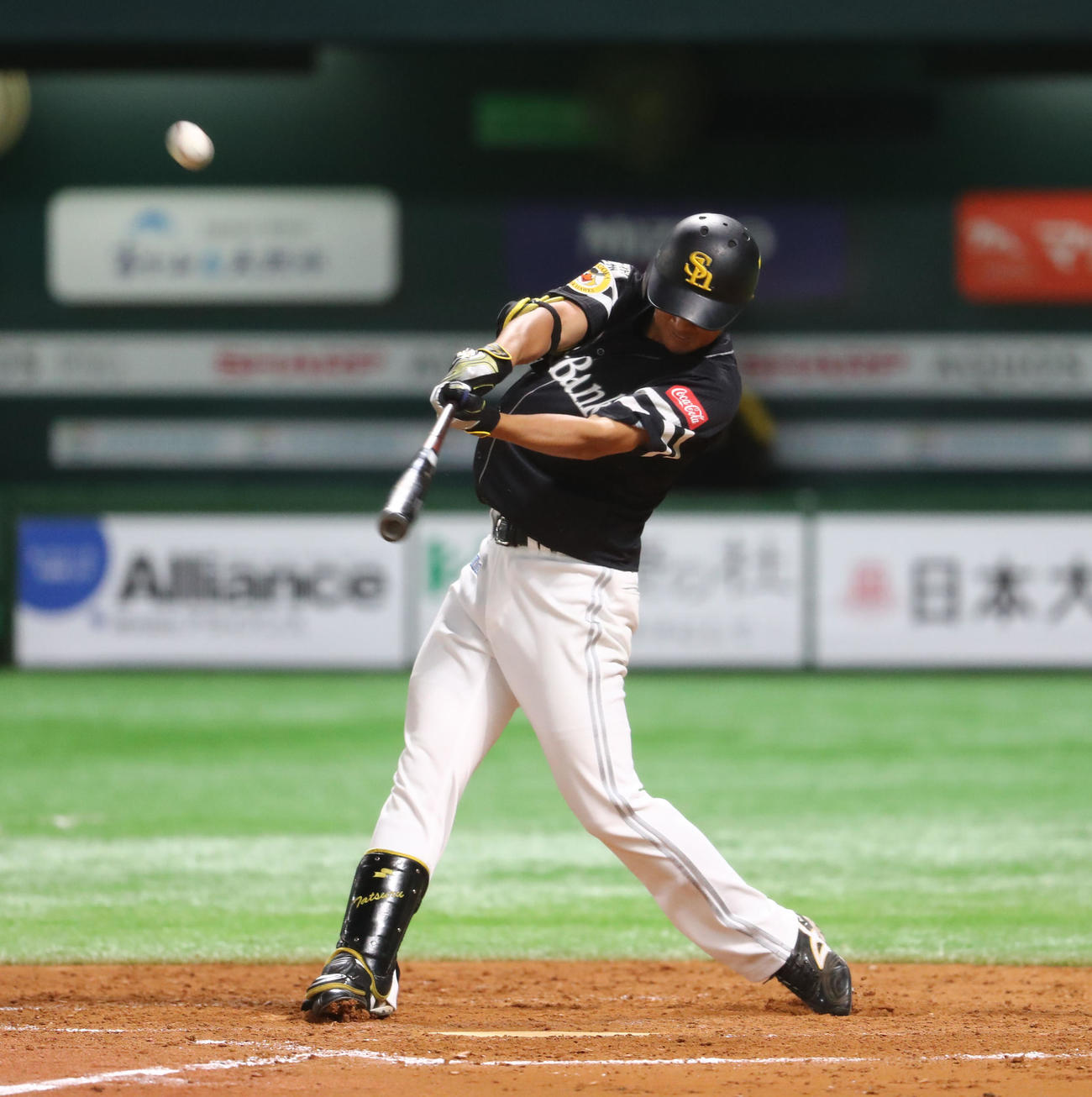 紅白戦で左越え本塁打を放つ柳町達（撮影・梅根麻紀）
