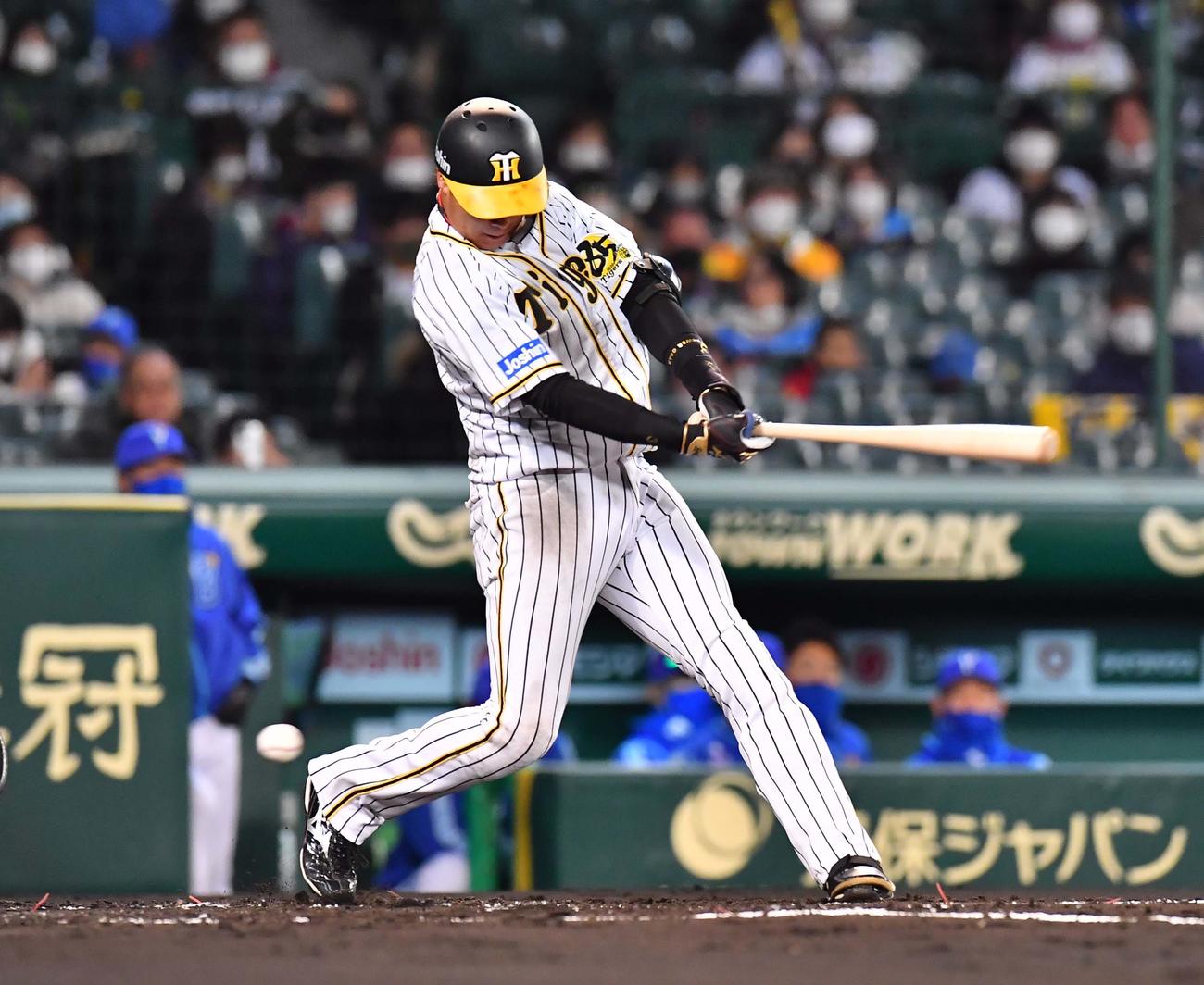 阪神対DeNA　1回裏阪神無死、三振に倒れる大山悠輔（撮影・上田博志）