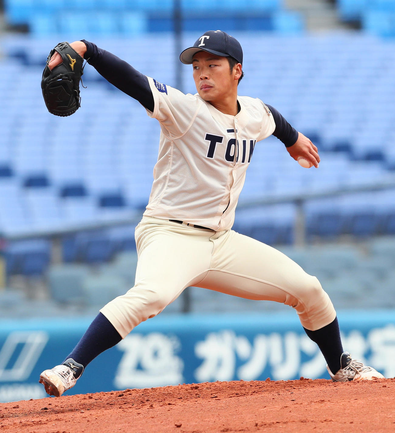桐蔭横浜大対創価大　桐蔭横浜大先発の片山（撮影・足立雅史）