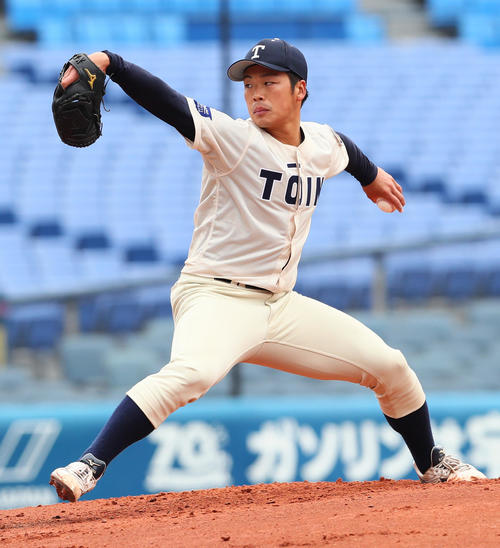 桐蔭横浜大対創価大　桐蔭横浜大先発の片山（撮影・足立雅史）
