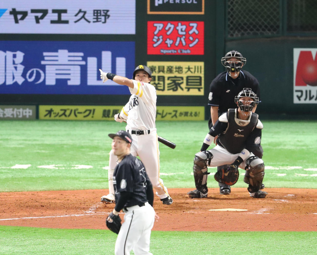 ソフトバンク対ロッテ　4回裏ソフトバンク無死、柳田は中越え本塁打を放つ（撮影・梅根麻紀）