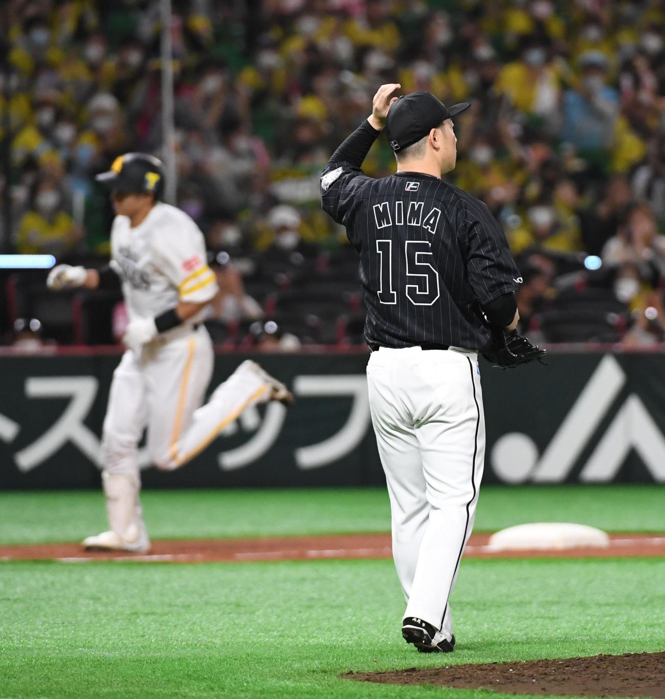 パCS　ソフトバンク対ロッテ　4回裏ソフトバンク無死、美馬は柳田に本塁打を浴びる（撮影・今浪浩三）