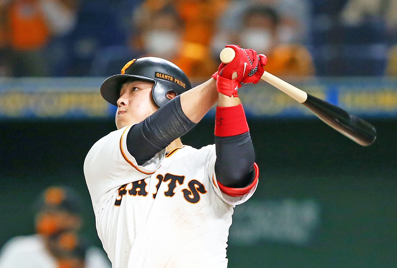 巨人岡本和真（2020年11月7日撮影）