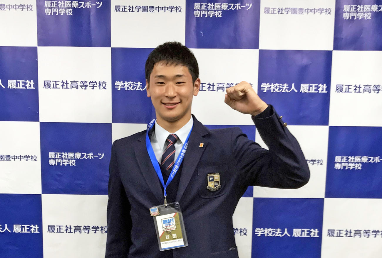 楽天ドラフト6位の履正社・内星龍（2020年11月7日撮影）