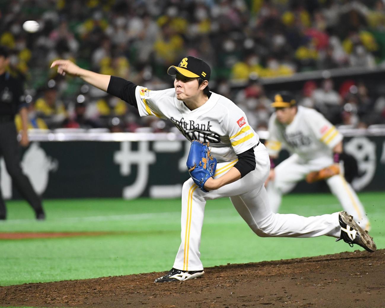 パCS　ソフトバンク対ロッテ　5回表を抑えた松本（撮影・今浪浩三）