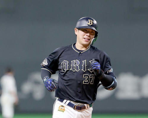 オリックス若月が不敵笑み 山ごもり で正捕手奪取 プロ野球写真ニュース 日刊スポーツ