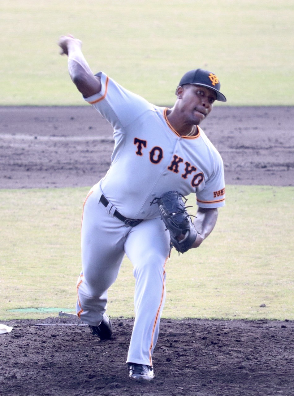 みやざきフェニックス・リーグ　巨人対DeNA　力投する巨人ビエイラ（撮影・久永壮真）