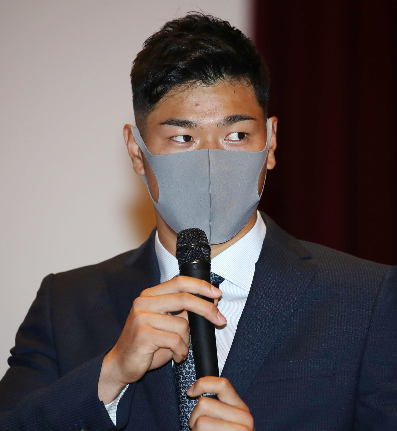 母校の仁川学院で報告会を行った阪神ドラフト1位指名の佐藤（撮影・加藤哉）