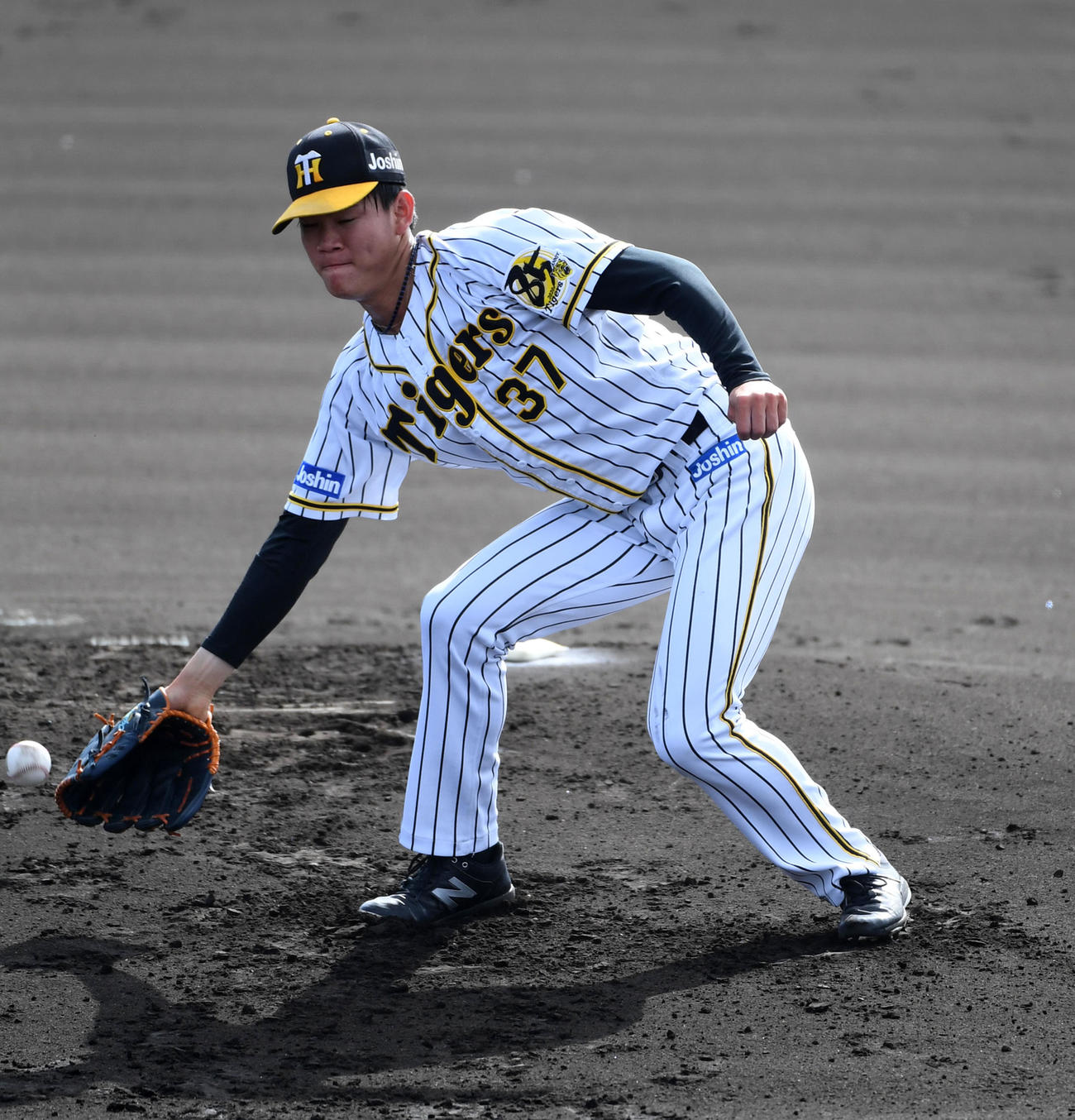 フェニックス・リーグ阪神対西武　1回表西武2死一、二塁、山田遙楓に先制中前適時打を打たれた及川雅貴（撮影・前岡正明）