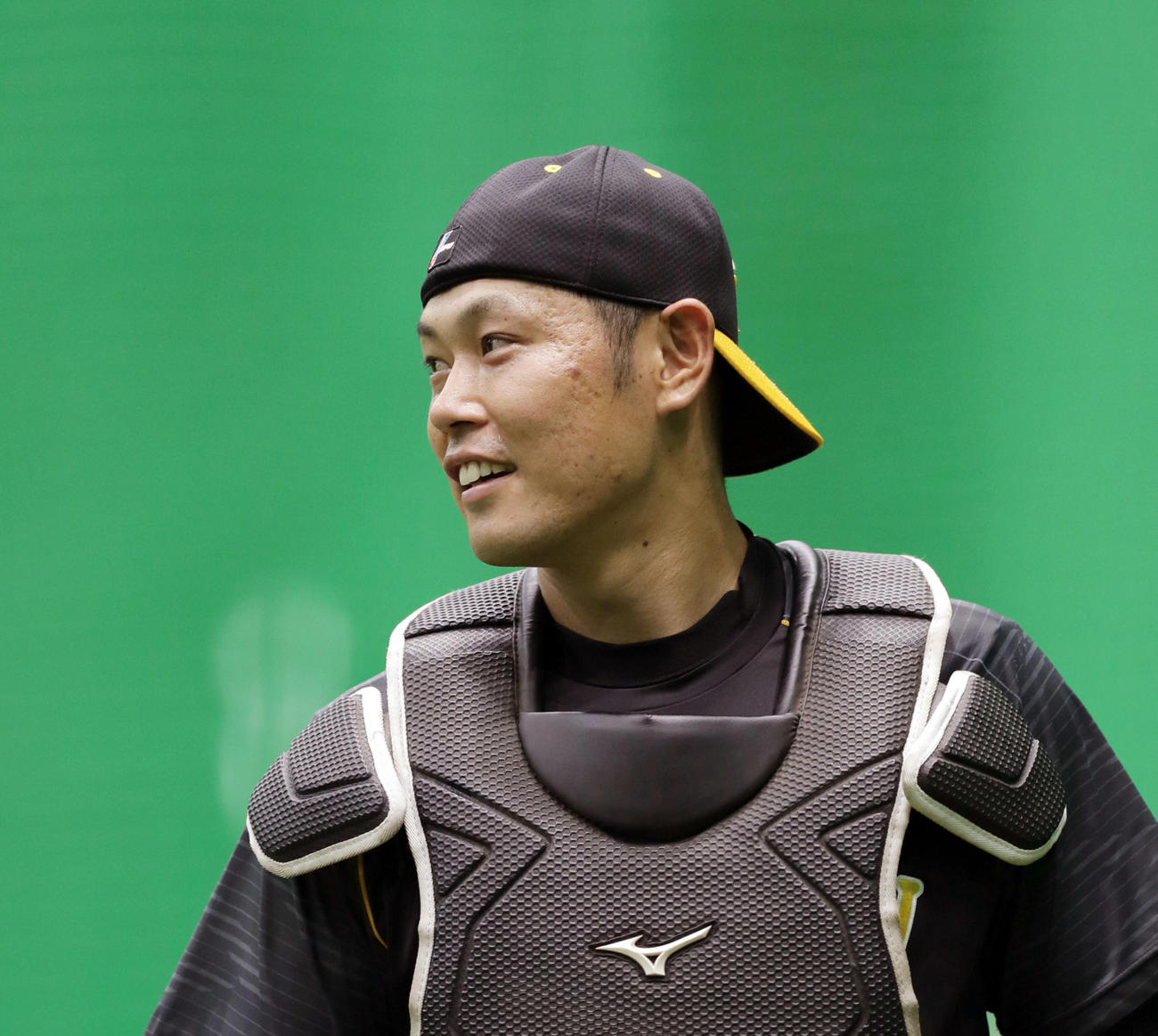 居残りで守備練習を行う阪神原口（撮影・前田充）