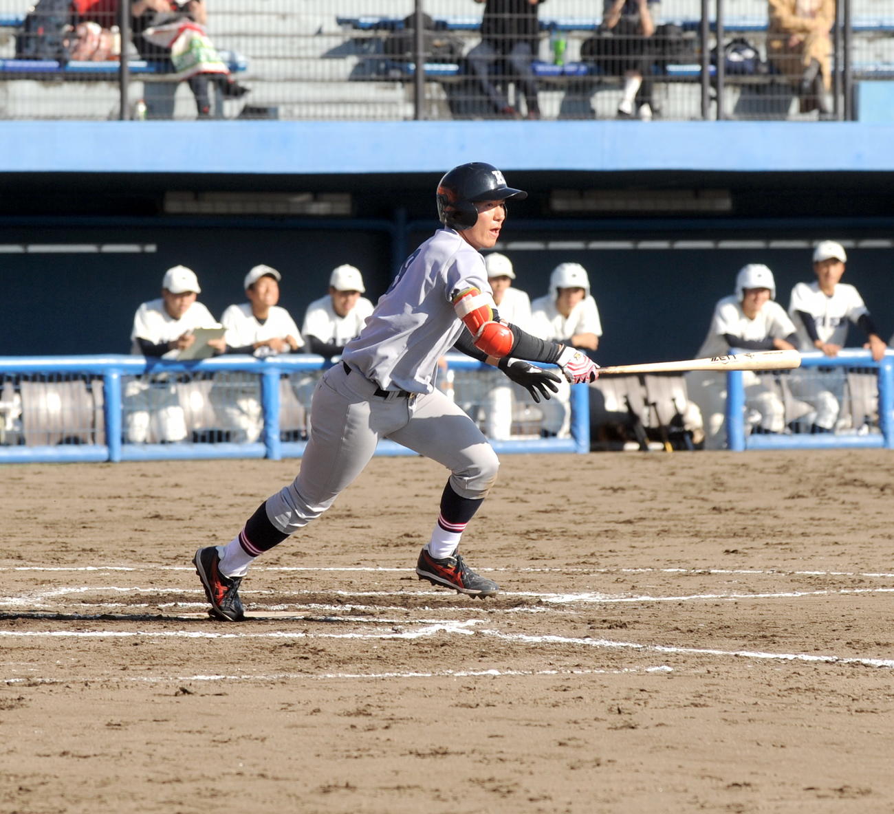 静岡大戦、静岡商高戦に出場し、計2安打を放った慶大の斎藤来音外野手