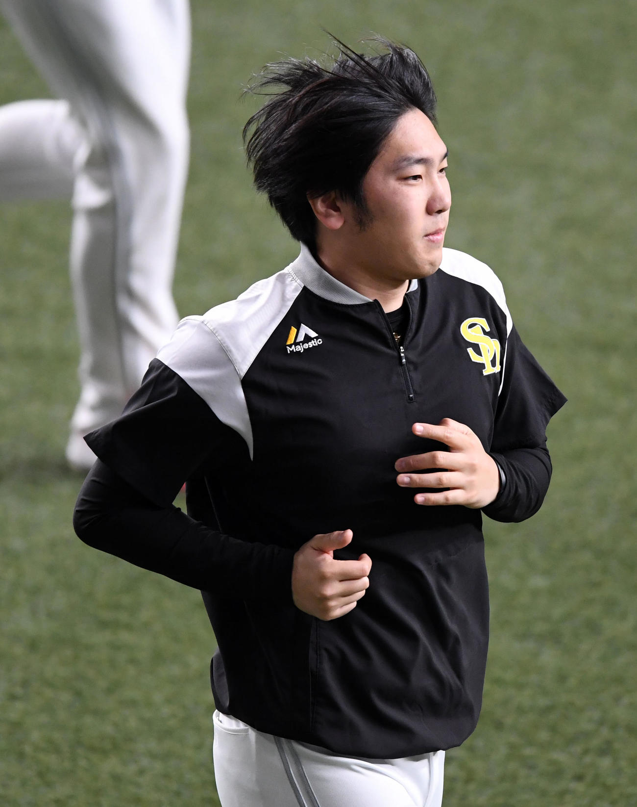 巨人対ソフトバンク　トレーニングをするソフトバンク石川（撮影・横山健太）