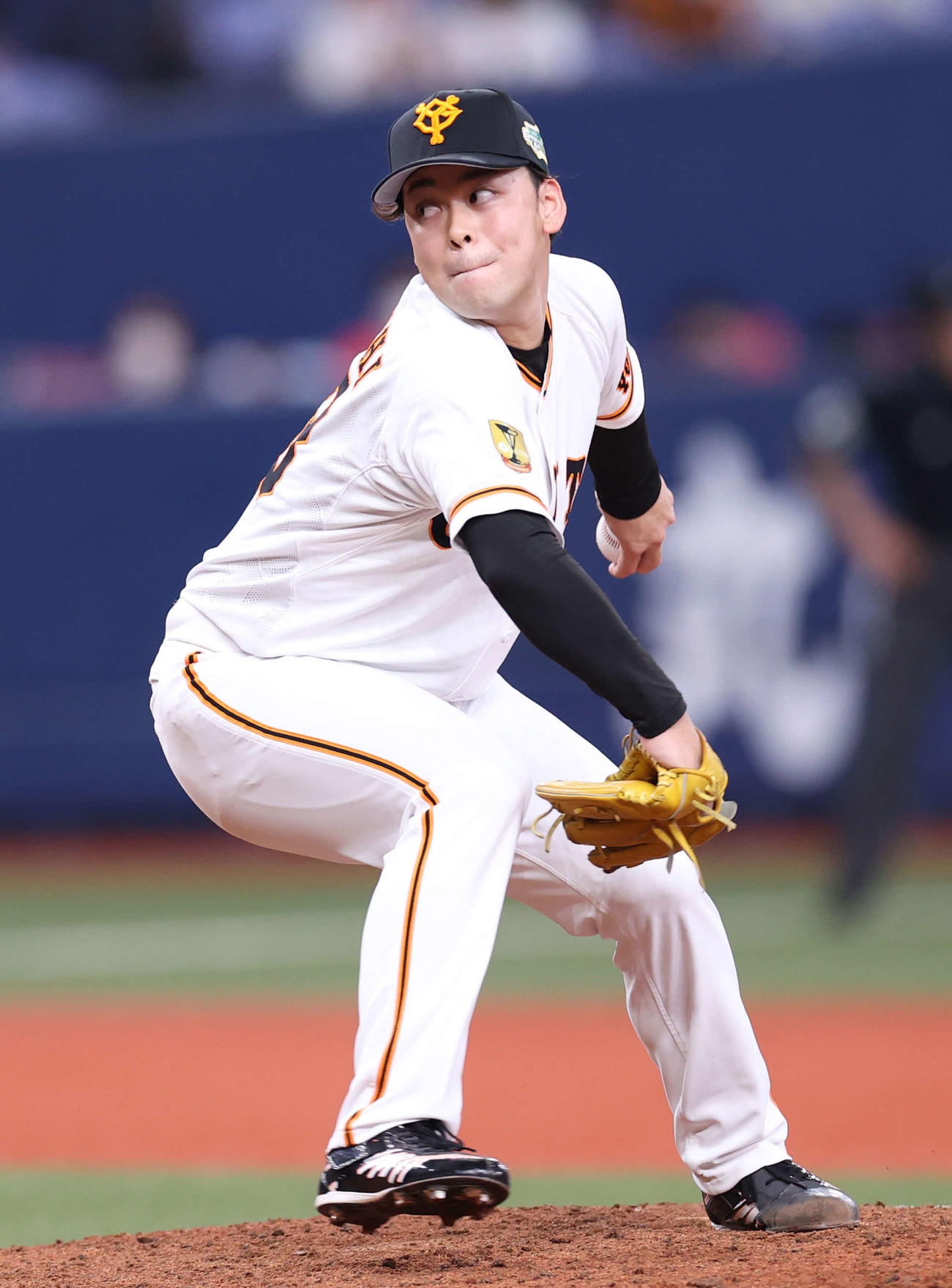 巨人対ソフトバンク　8回表に巨人6番手で登板した高梨（撮影・河野匠）