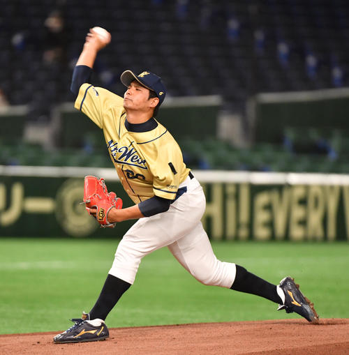東芝対NTT西日本 先発したNTT西日本・浜崎(撮影・柴田隆二)