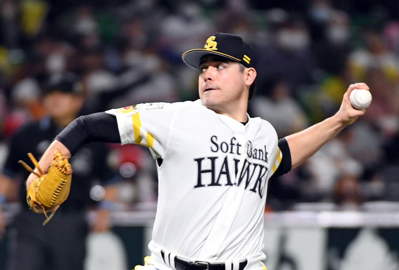 ソフトバンク対巨人　ソフトバンク先発のムーア（撮影・今浪浩三）