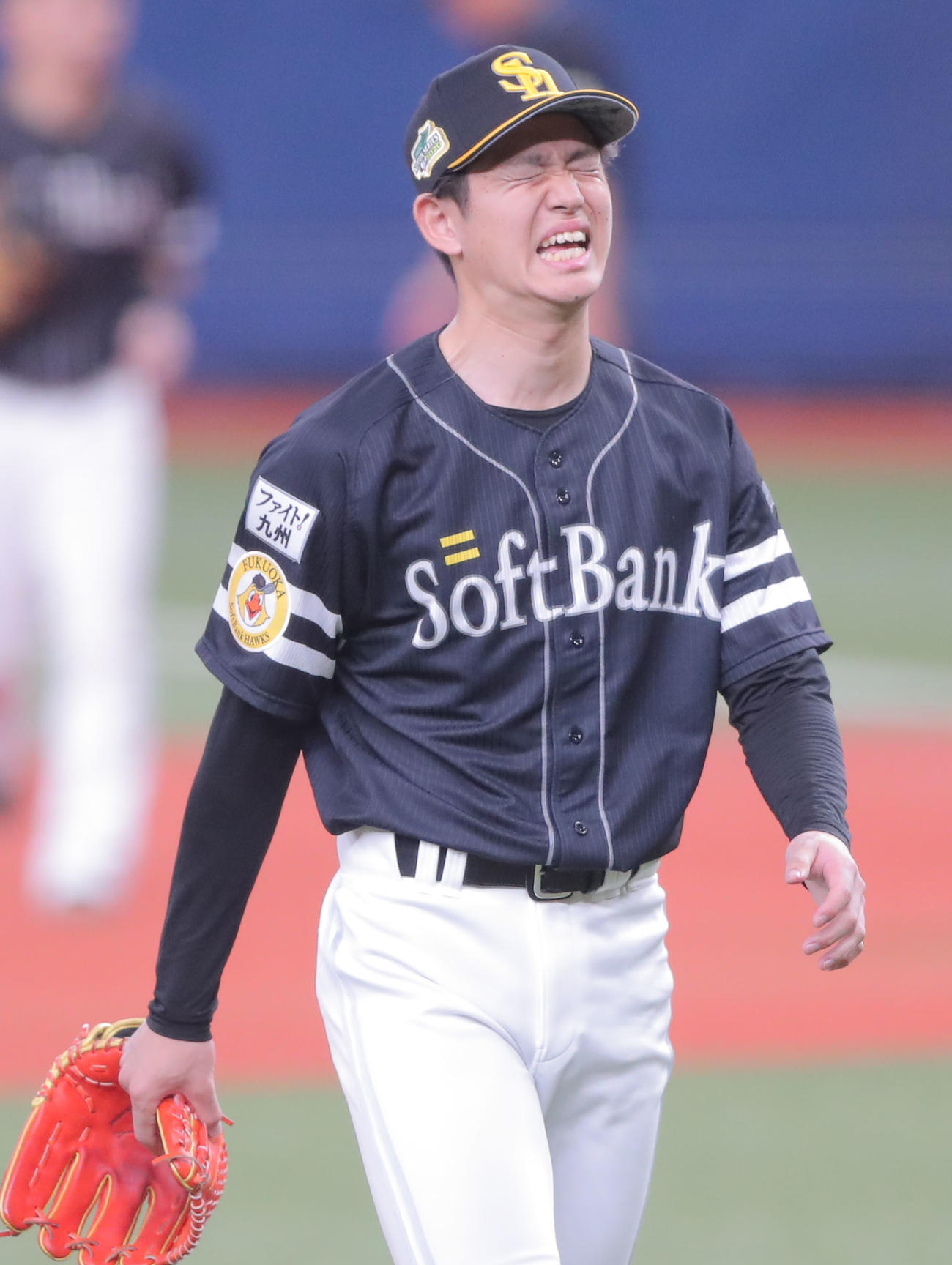巨人対ソフトバンク　6回裏巨人2死満塁、中島を空振りの三振に仕留めた高橋礼は安堵の表情（撮影・梅根麻紀）