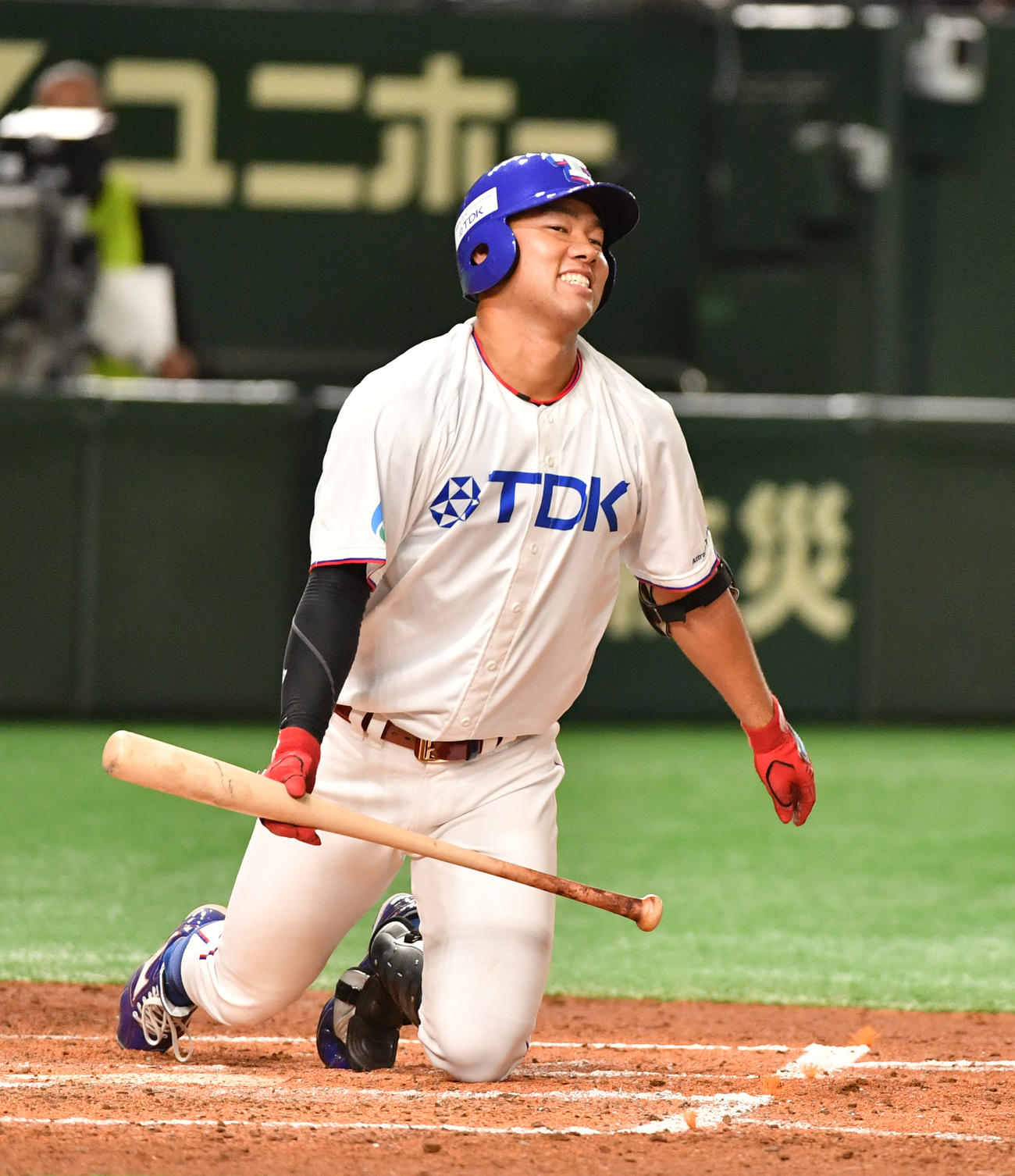 日本新薬対TDK　4回裏TDK無死二塁、深江は送りバントを失敗する（撮影・柴田隆二）