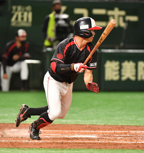 三菱自動車岡崎対JR東日本　3回表三菱自動車岡崎1死、中野は遊ゴロに倒れる（撮影・柴田隆二）
