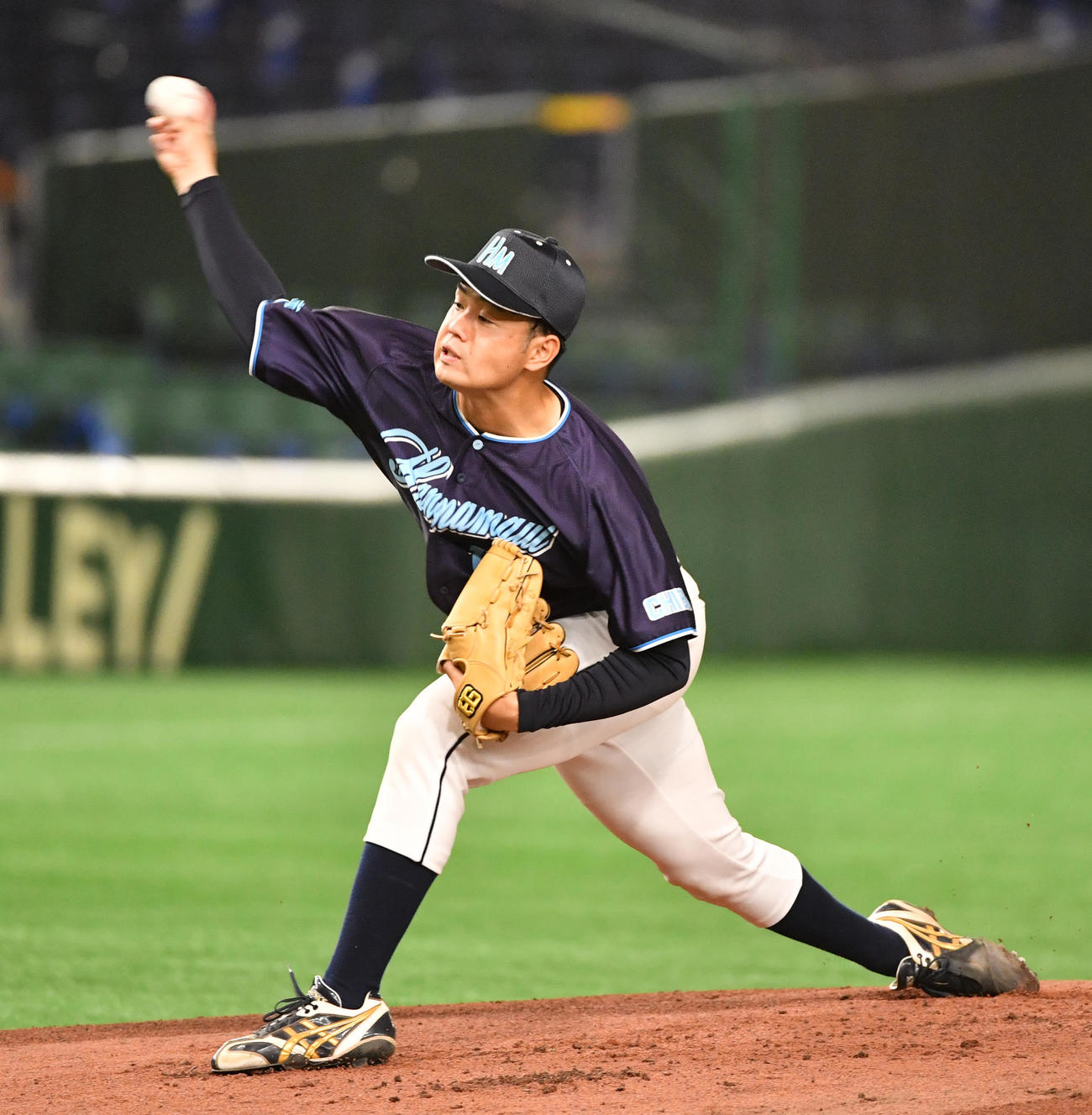 ハナマウイ対四国銀行　　先発したハナマウイ・平野（撮影・柴田隆二）