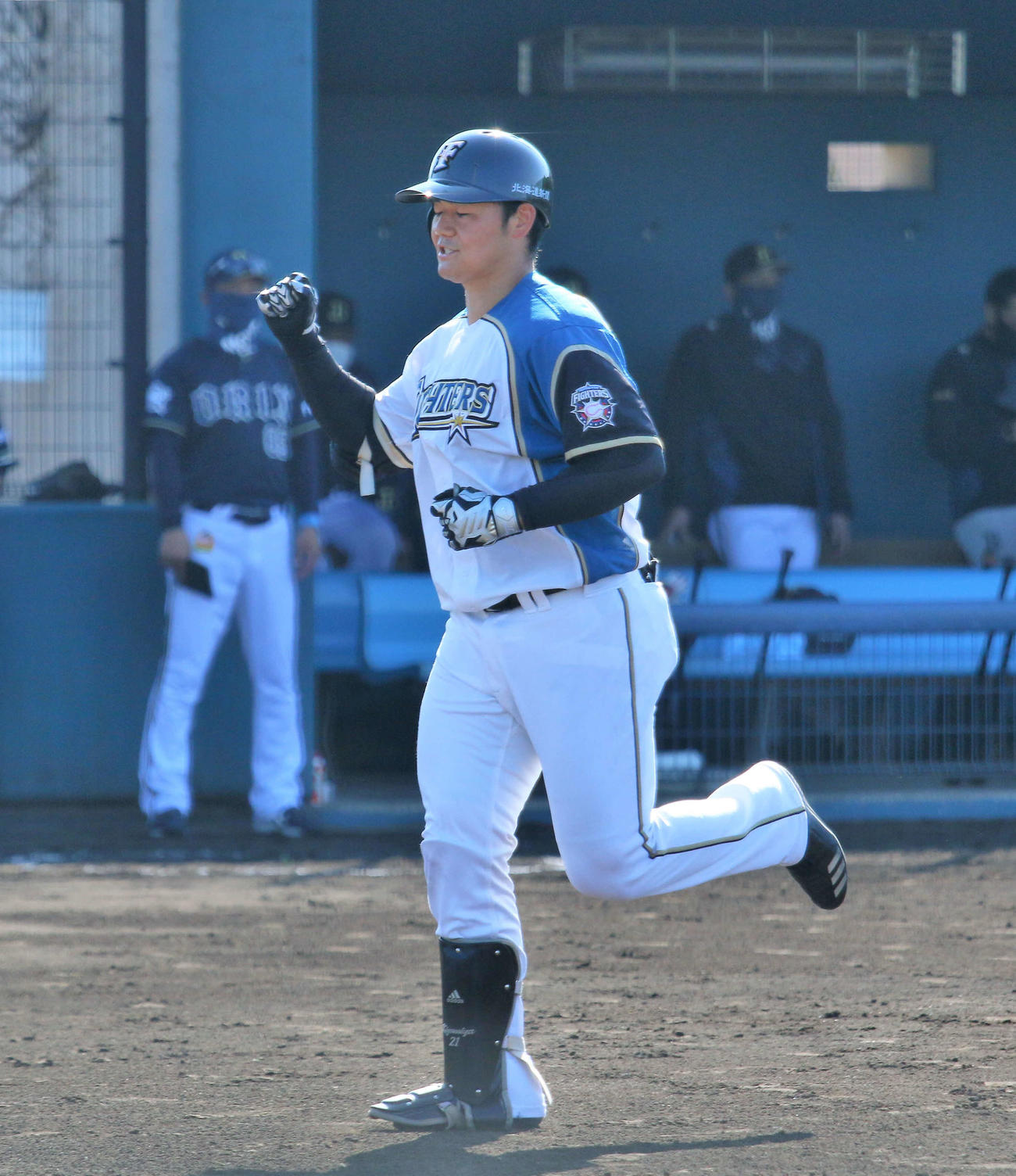 フェニックス・リーグ　日本ハム対オリックス　4回裏1死　日本ハム清宮が右翼へソロ本塁打を放つ（撮影・木下大輔）