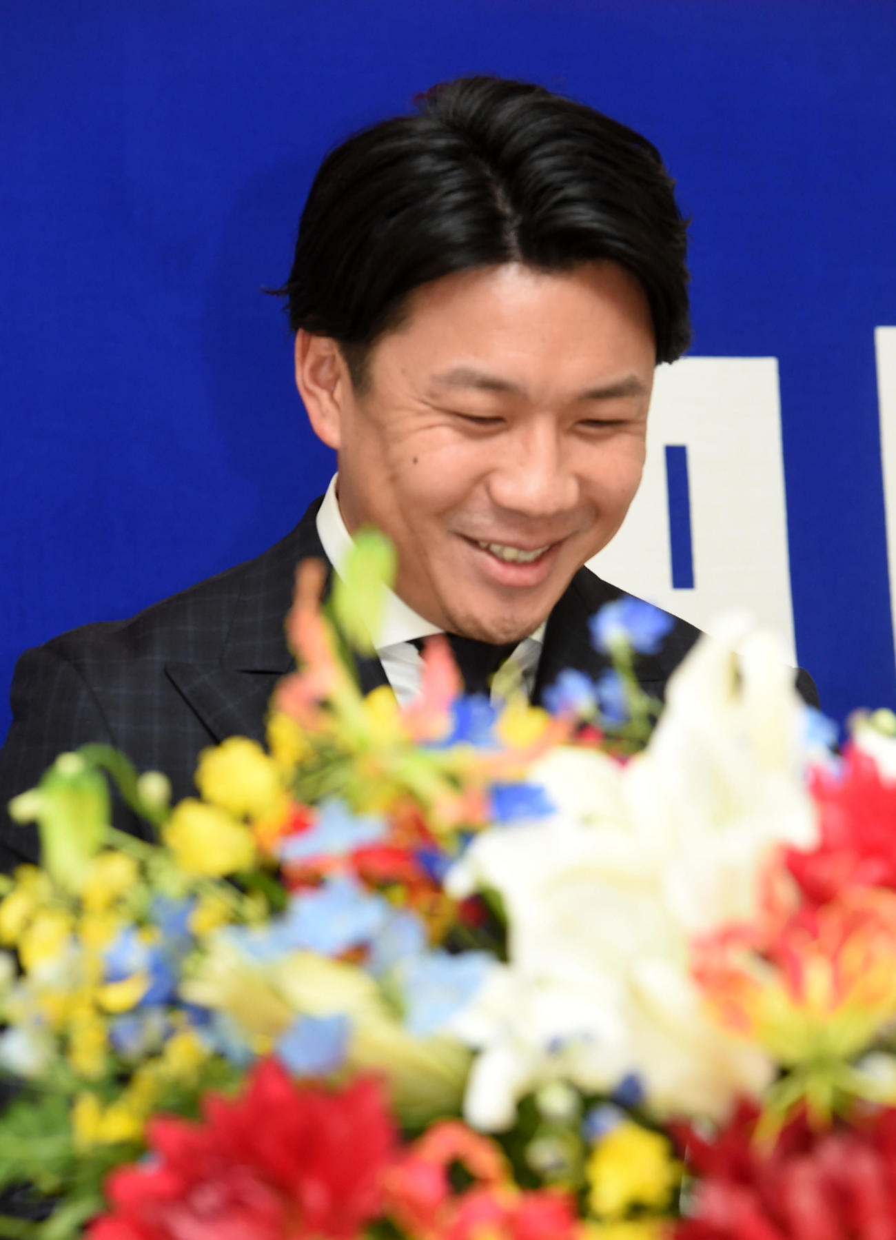 沢村賞に選ばれ笑顔で会見する大野雄（撮影・前岡正明）