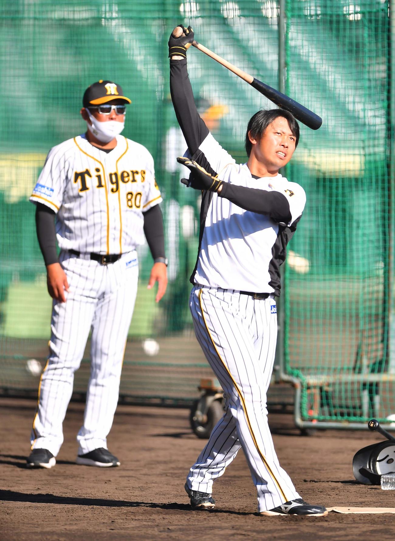 ロングティー打撃に励む高山（撮影・上田博志）