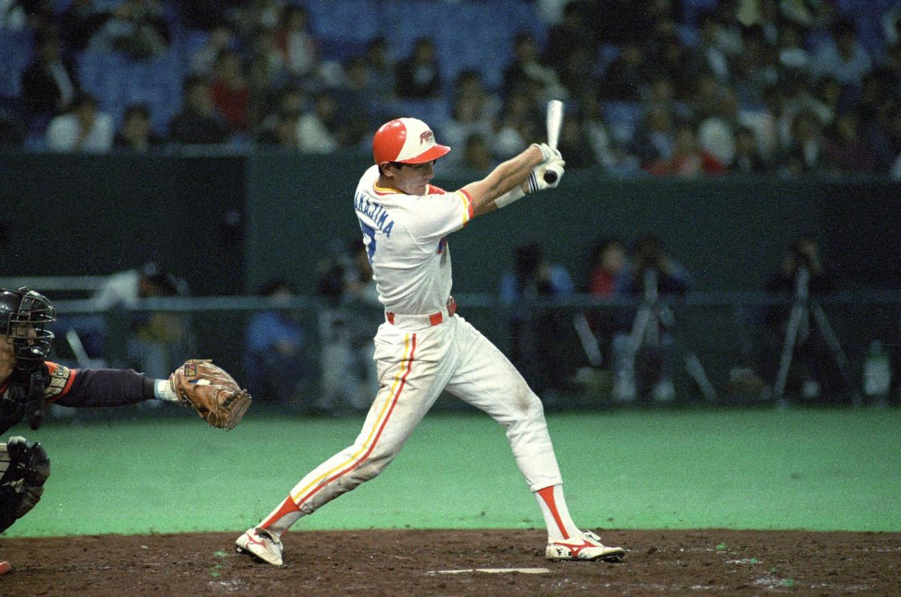 89年4月8日ダイエーとの開幕戦でサヨナラ本塁打を放つ日本ハム中島