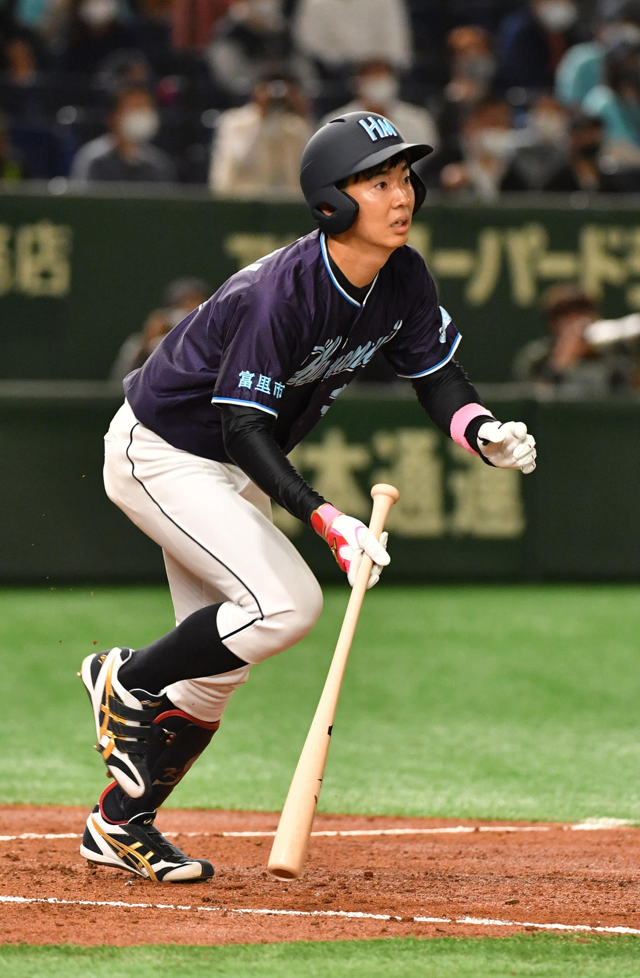 ハナマウイ対四国銀行　3回表ハナマウイ無死、楽天松井裕樹の弟和輝は二飛に倒れる（撮影・柴田隆二）