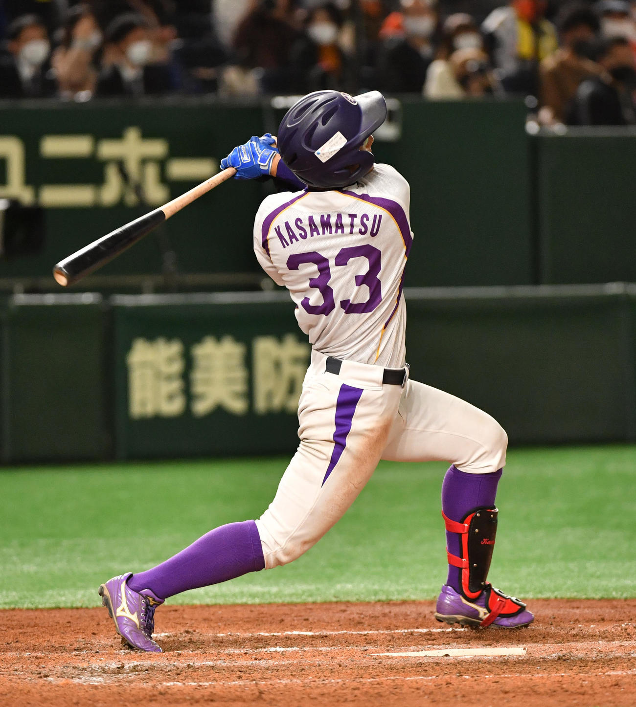 日立製作所対ヤマハ　5回裏ヤマハ2死一、三塁、笠松は左中間に3点本塁打を放つ（撮影・柴田隆二）