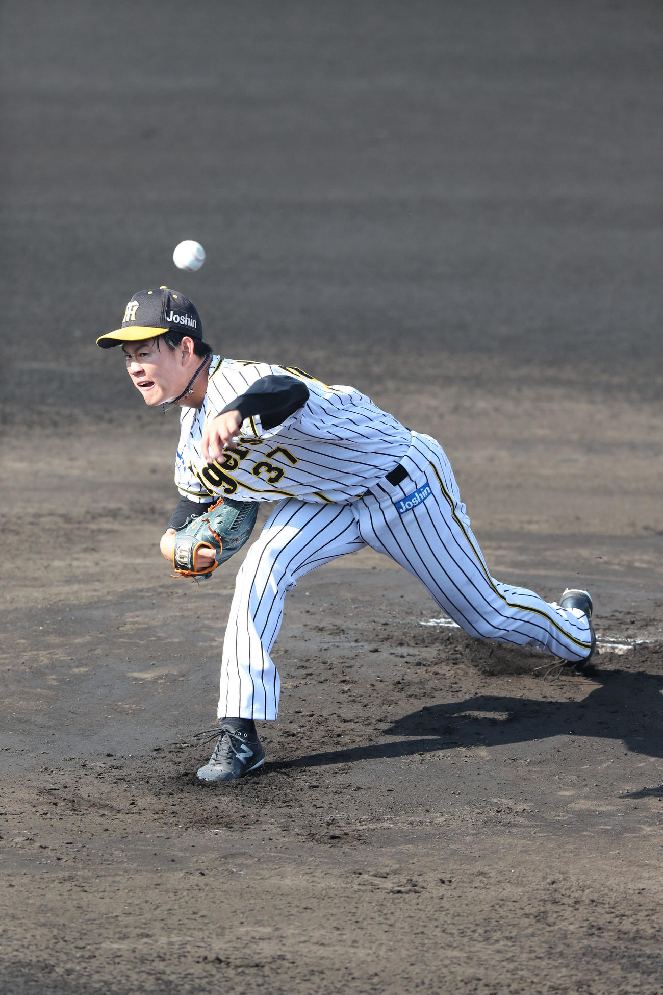 阪神対ヤクルト　先発・及川（撮影・梅根麻紀）