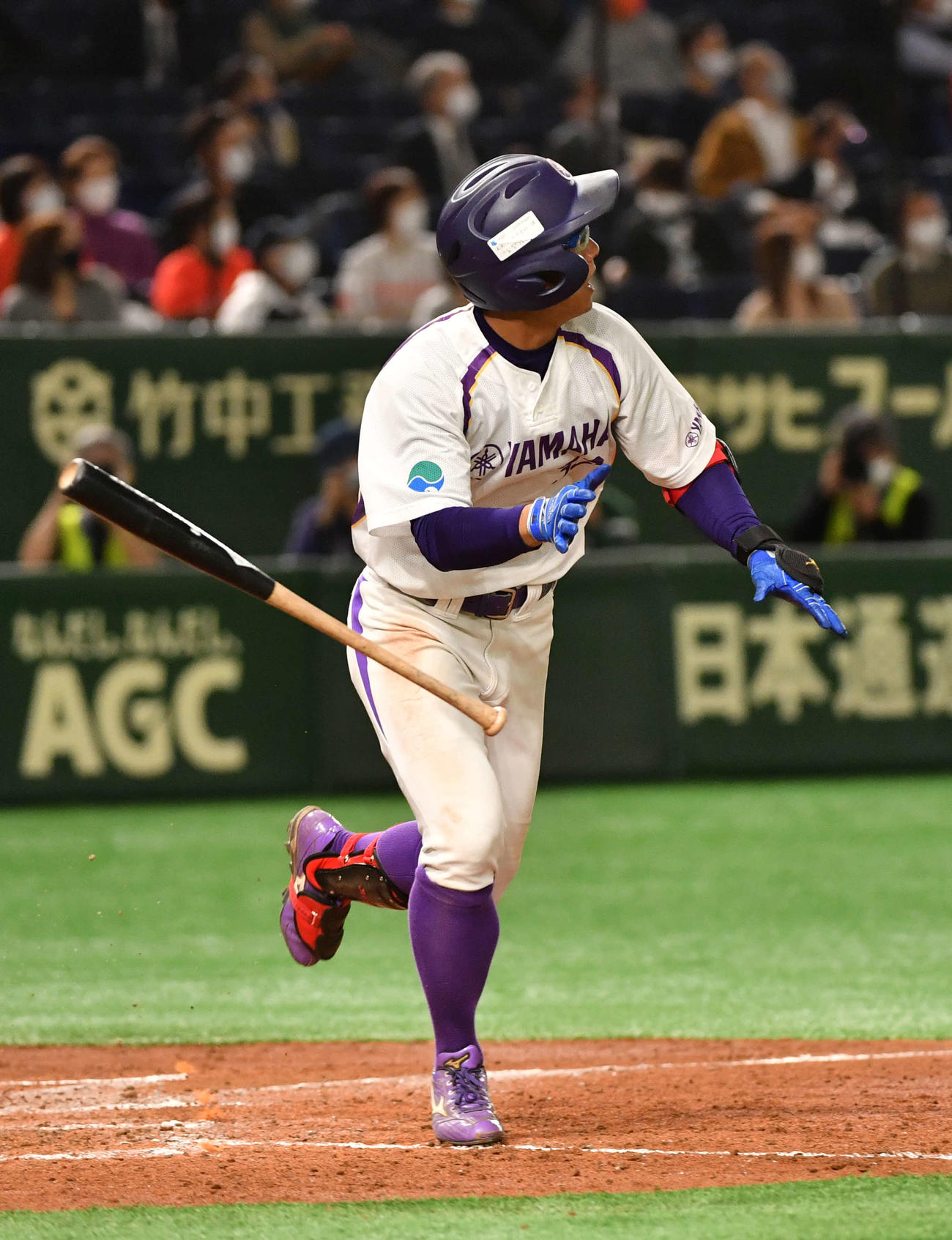 日立製作所対ヤマハ　5回裏ヤマハ2死一、三塁、笠松は左中間に3点本塁打を放つ（撮影・柴田隆二）